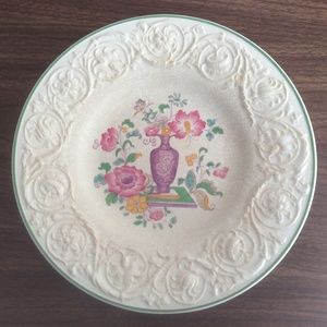 Vintage 9” Wedgwood Decorative Plate